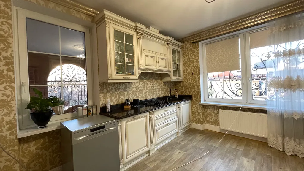 6-комнатный Дом