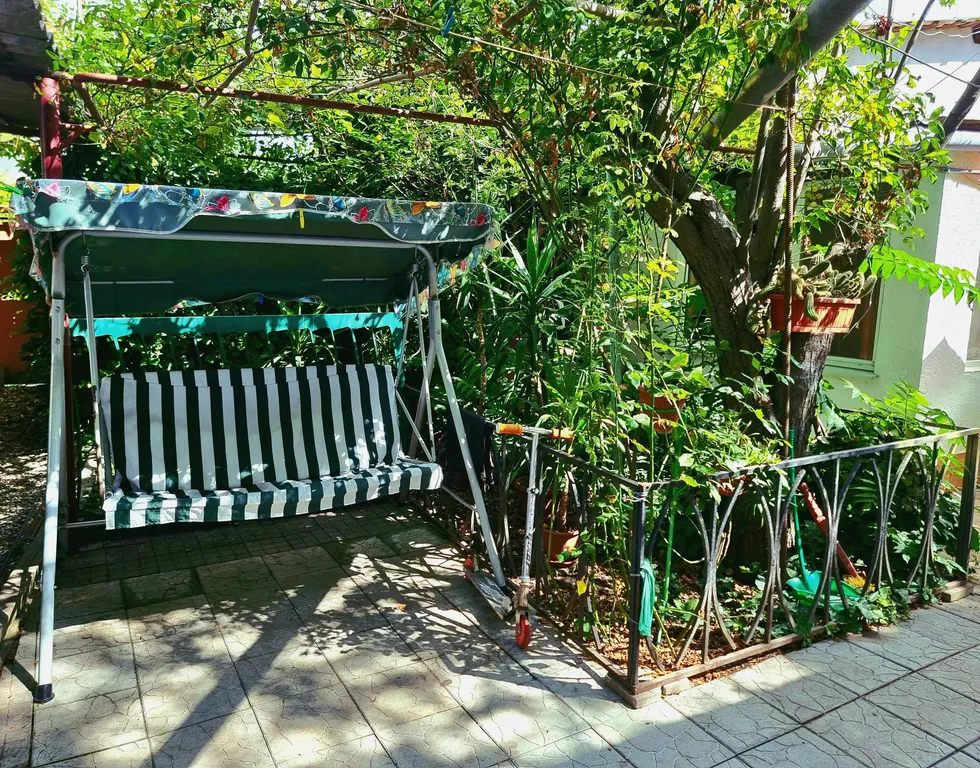 Коттедж Уютный дом в курортной зоне с зелёным двориком — Евпатория