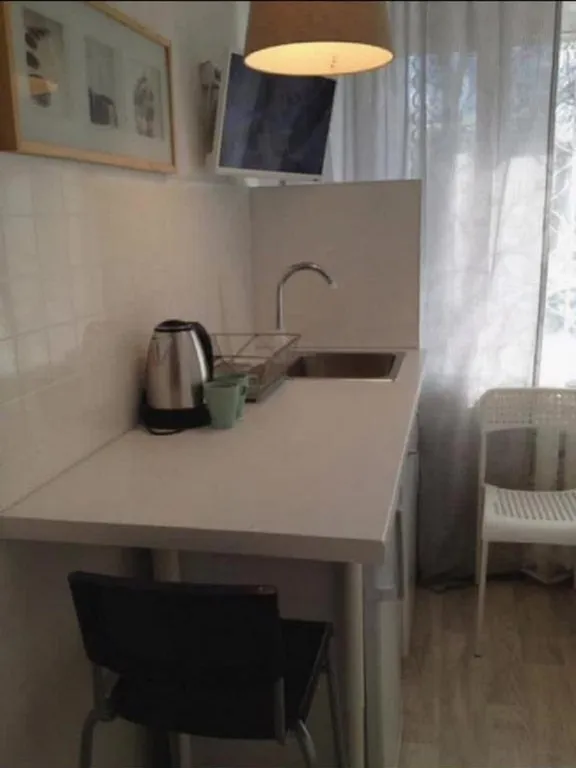 Комната с двуспальной кроватью и общим санузлом