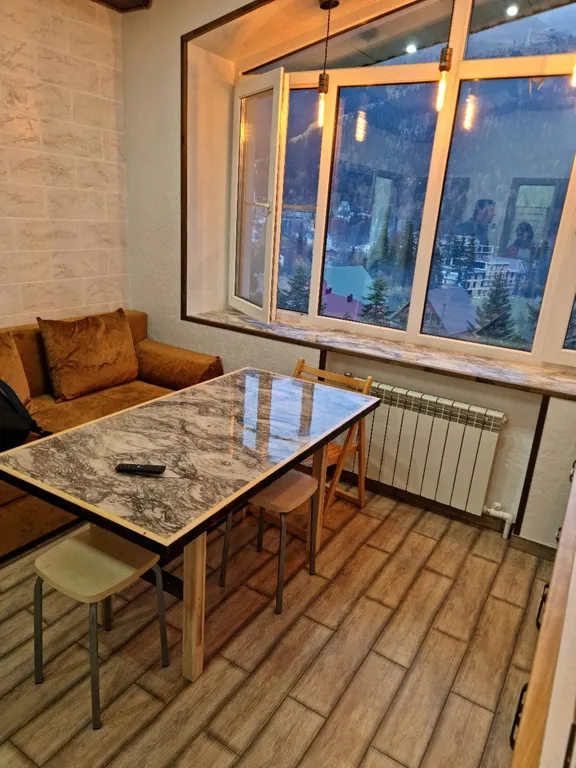 Светлая шале евро-трёшка