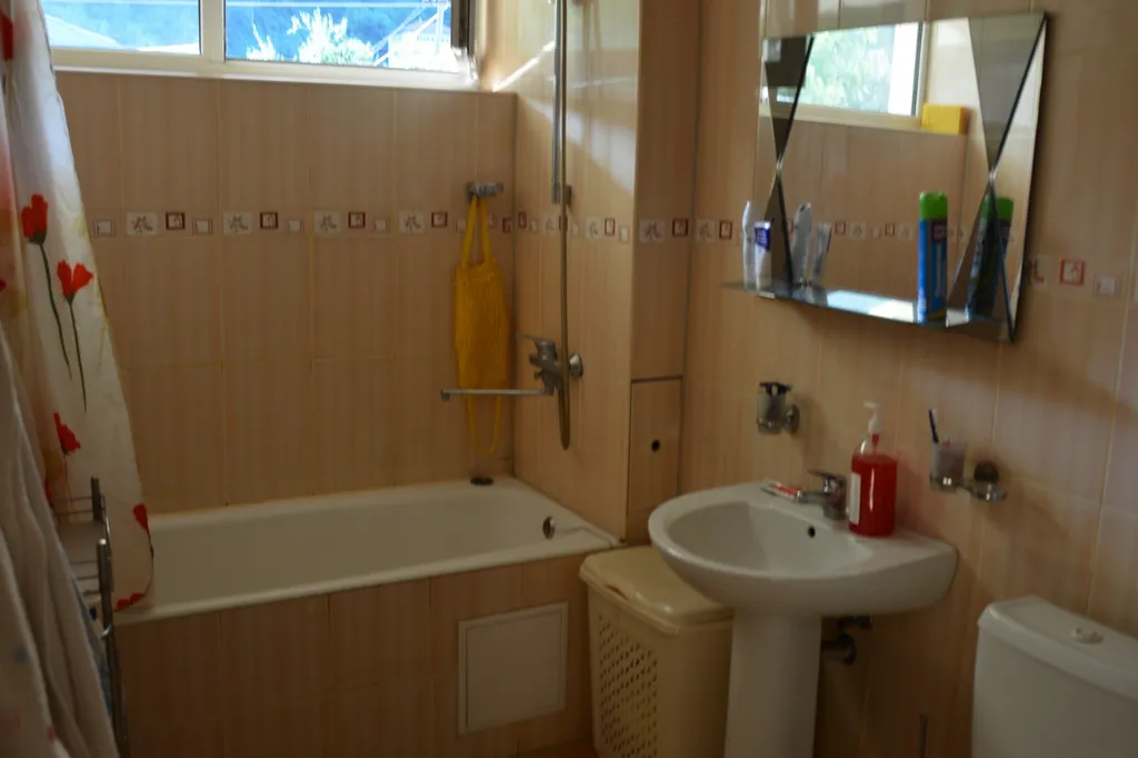 Уютная отдельная студия, дам видио всей квартиры детально)