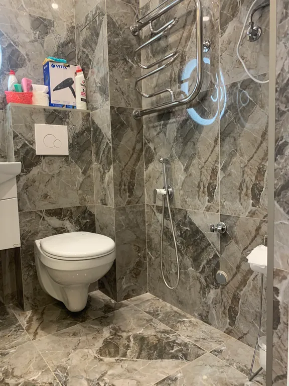 Студия в центре города с дизайнерским ремонтом