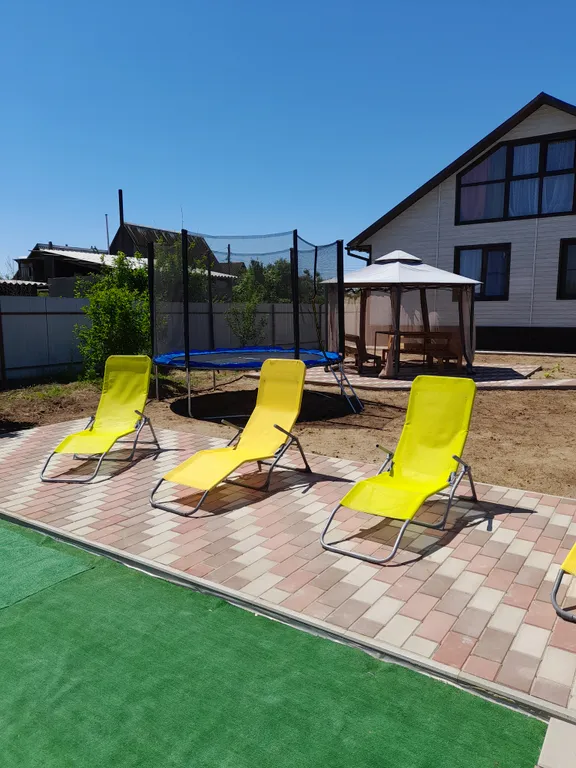 Домик у озера