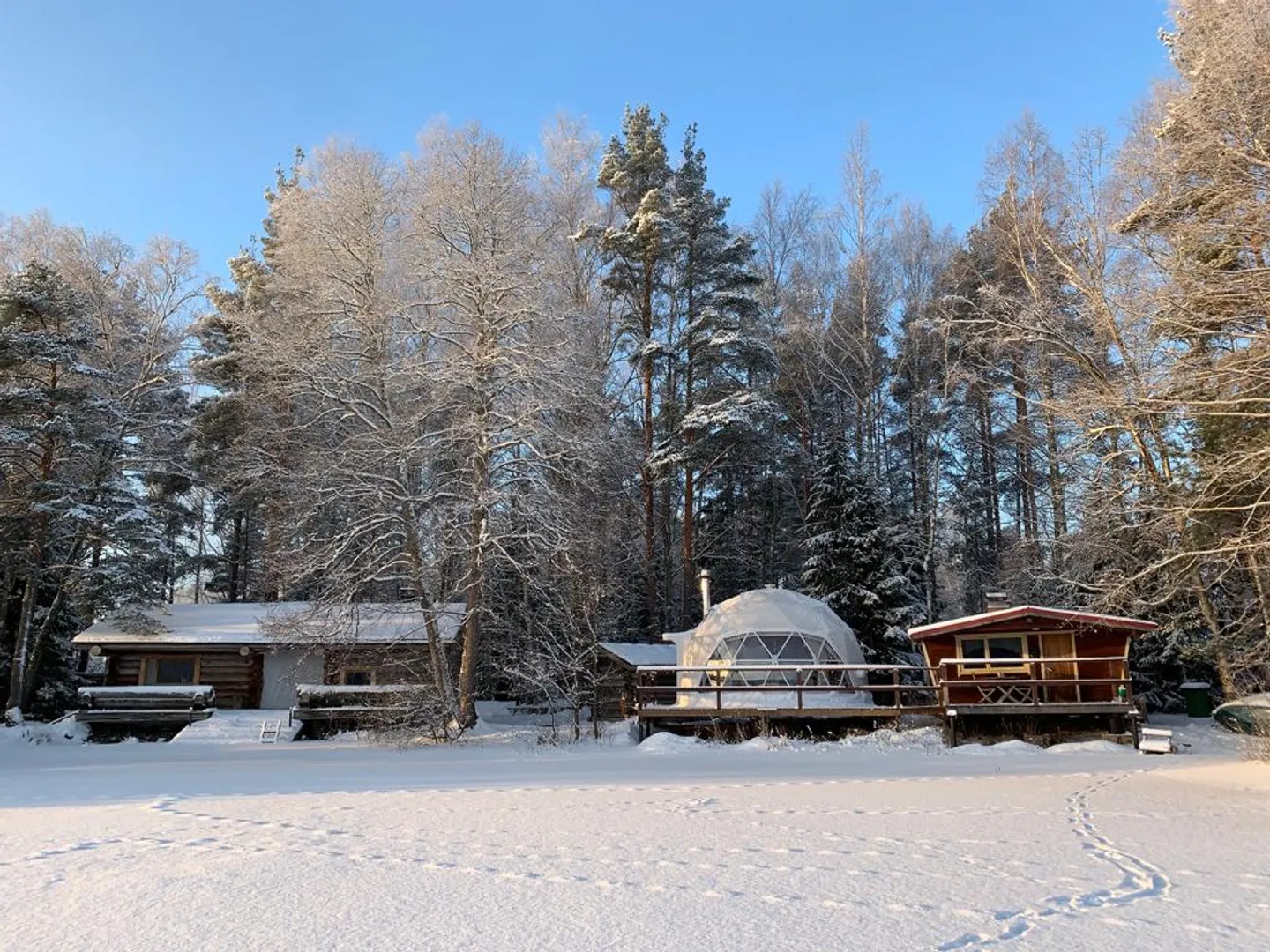 Банный дом-баня по чёрному,комфортный тёплый купол и финская дровяная суна с обеденной и камином...