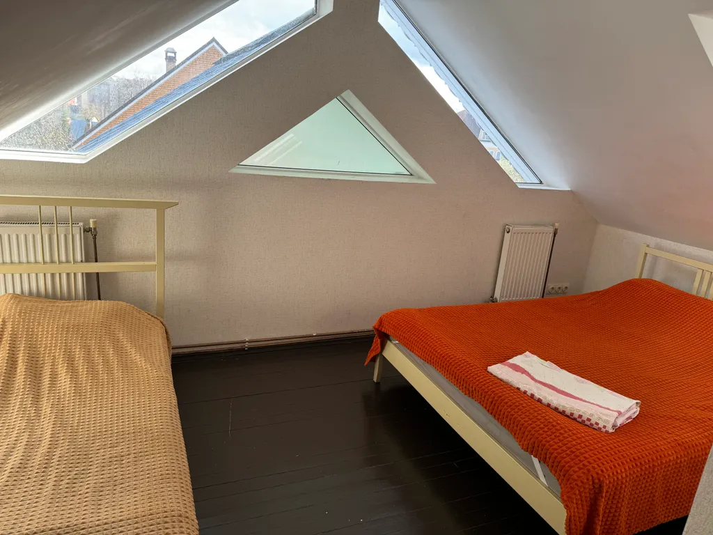 Дом в центре города с бассейном и баней