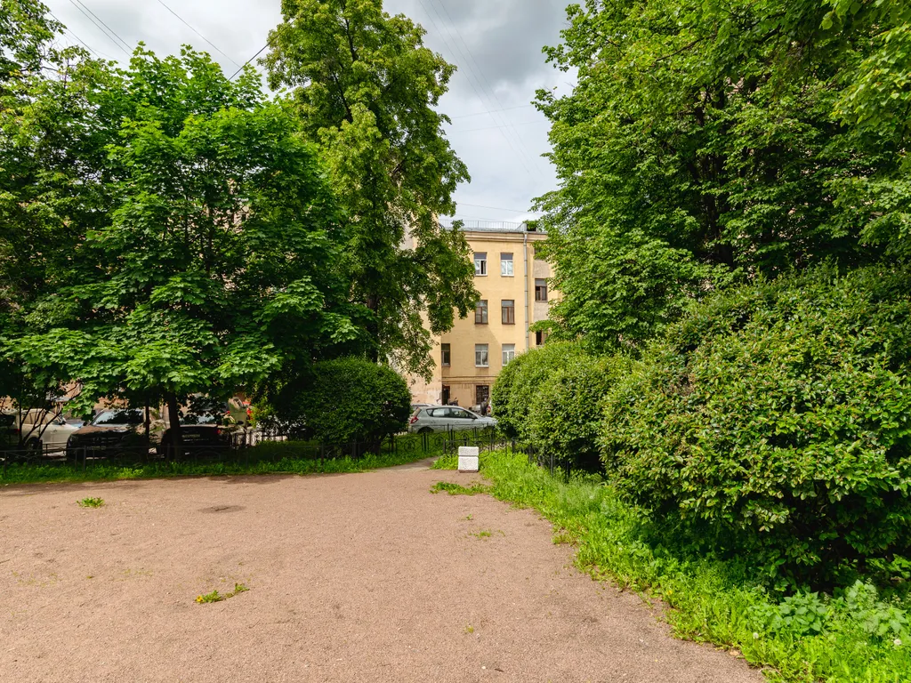Яркая студия в центре
