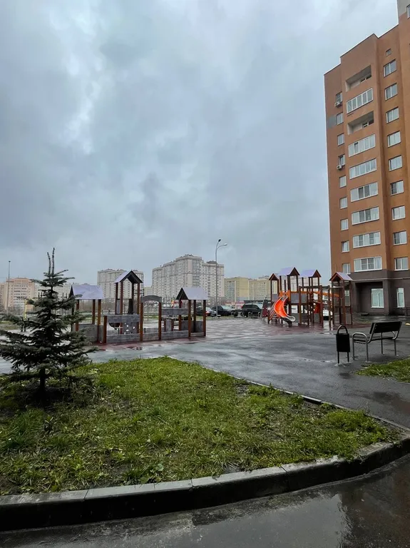 Красивая квартира в новом доме рядом с заездом в город