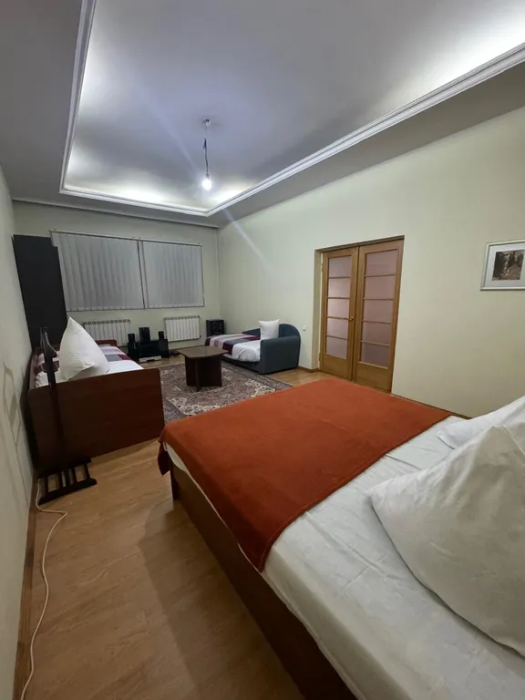 Бутовый дом на участке 5 соток