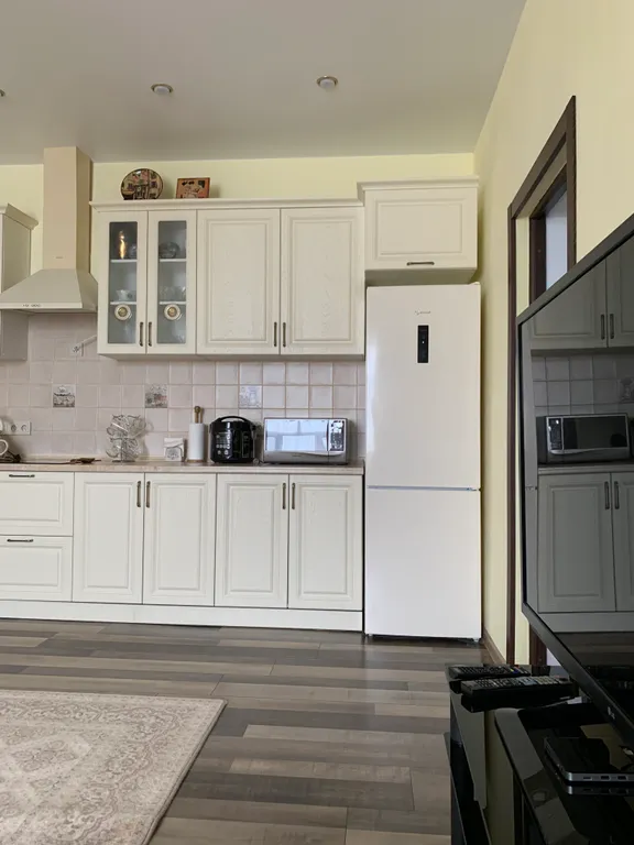 Коттедж Коттедж Просторные трехкомнатные апартаменты с двумя изолированными спальнями — Сухум