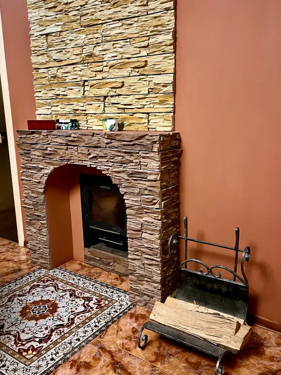 Уютный дом у леса