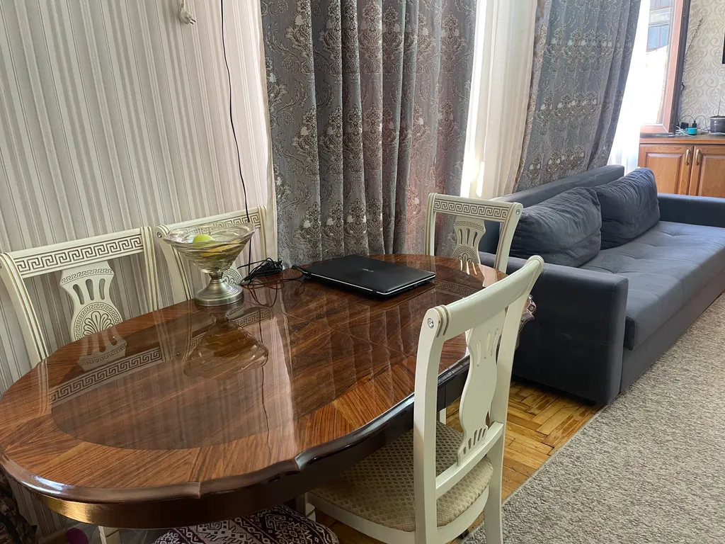 Хорошая, уютная квартира в центре города рядом с Чёрным морем