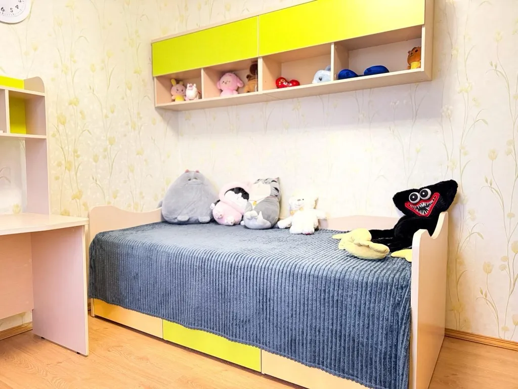 Двухуровневая квартира, бильярд в подарок