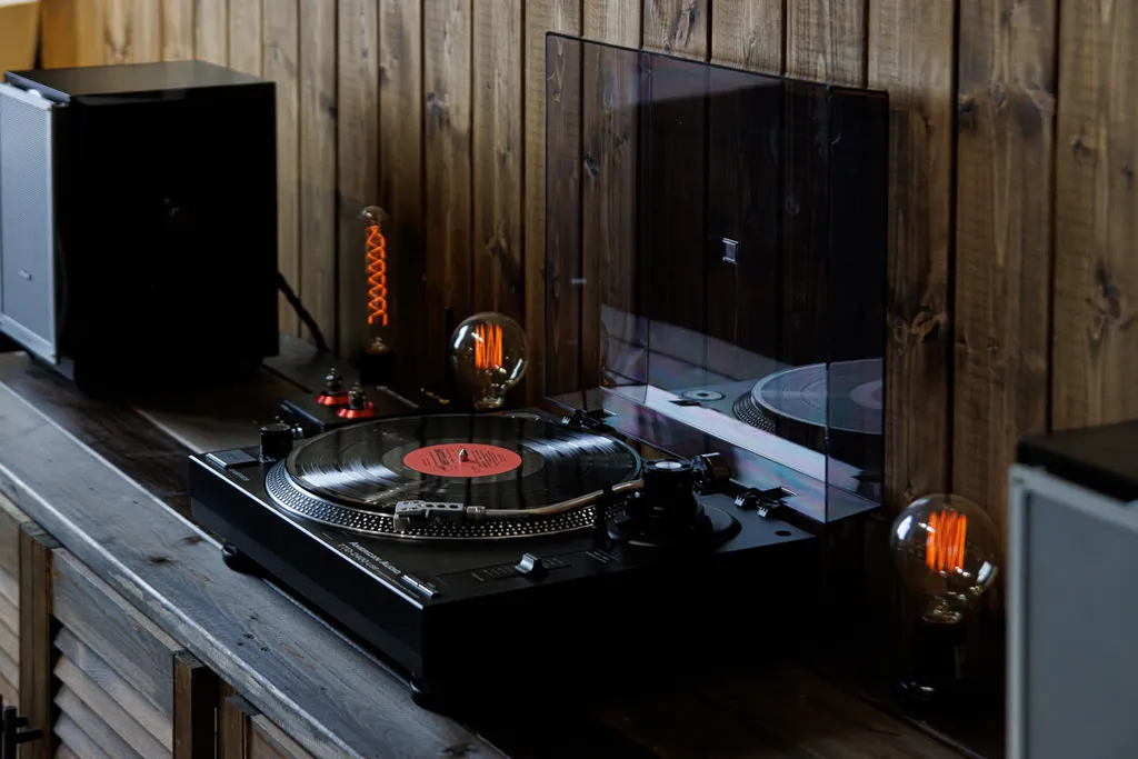 Konigloft XII уютная квартира-студия с проектором и винилом — аренда посуточно в Калининград