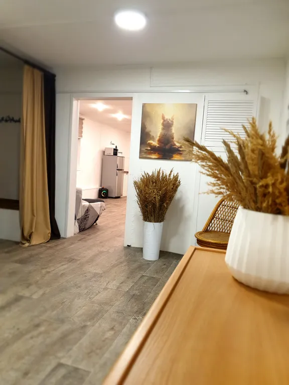 Уютный дом с сауной на первом этаже, в черте города у ручья