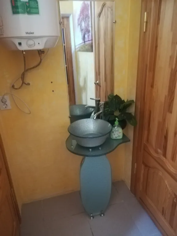 Дом у пруда