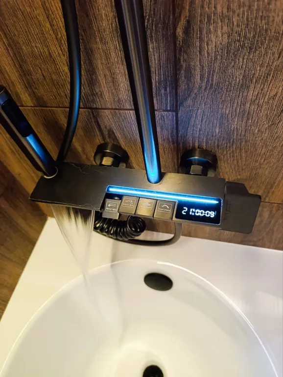 Дом комфорт класса у леса