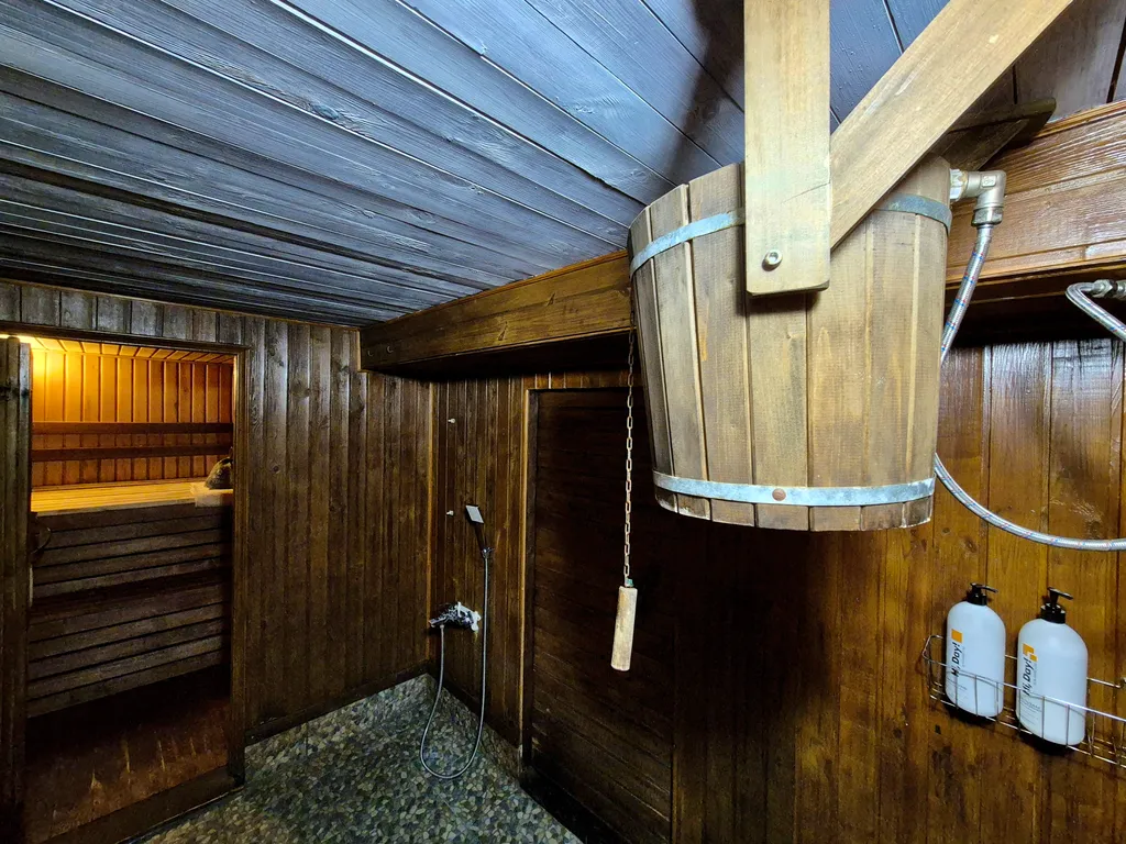 Уютный дом с бильярдом, сауной на берегу Горьковского моря