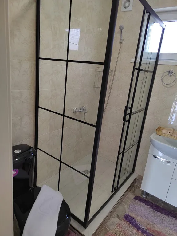 Коттедж Уютный домик с баней и большой территорией — Винсады