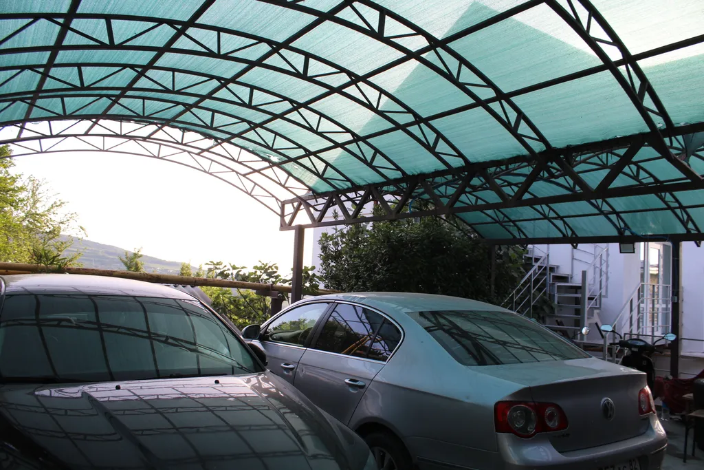 Дом с бассейном в районе Артека и горы Аю-Даг