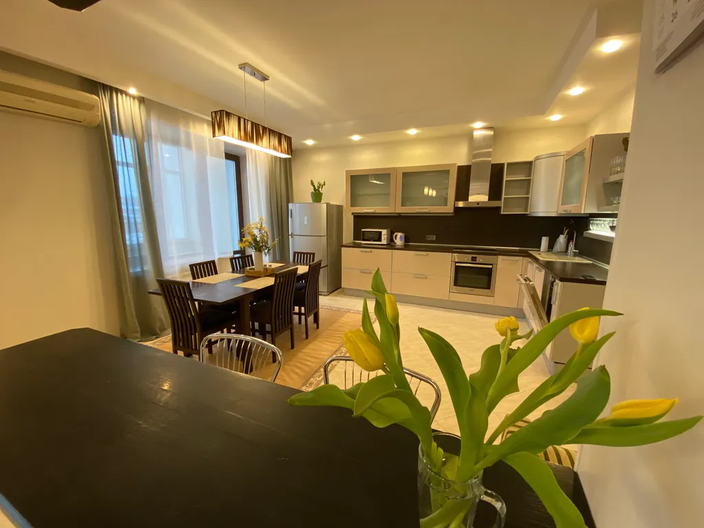 Большая квартира в историческом центре столицы