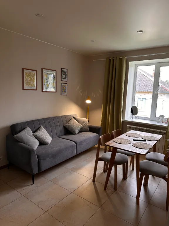 Двухкомнатная квартира над кофейней в центре Валдая