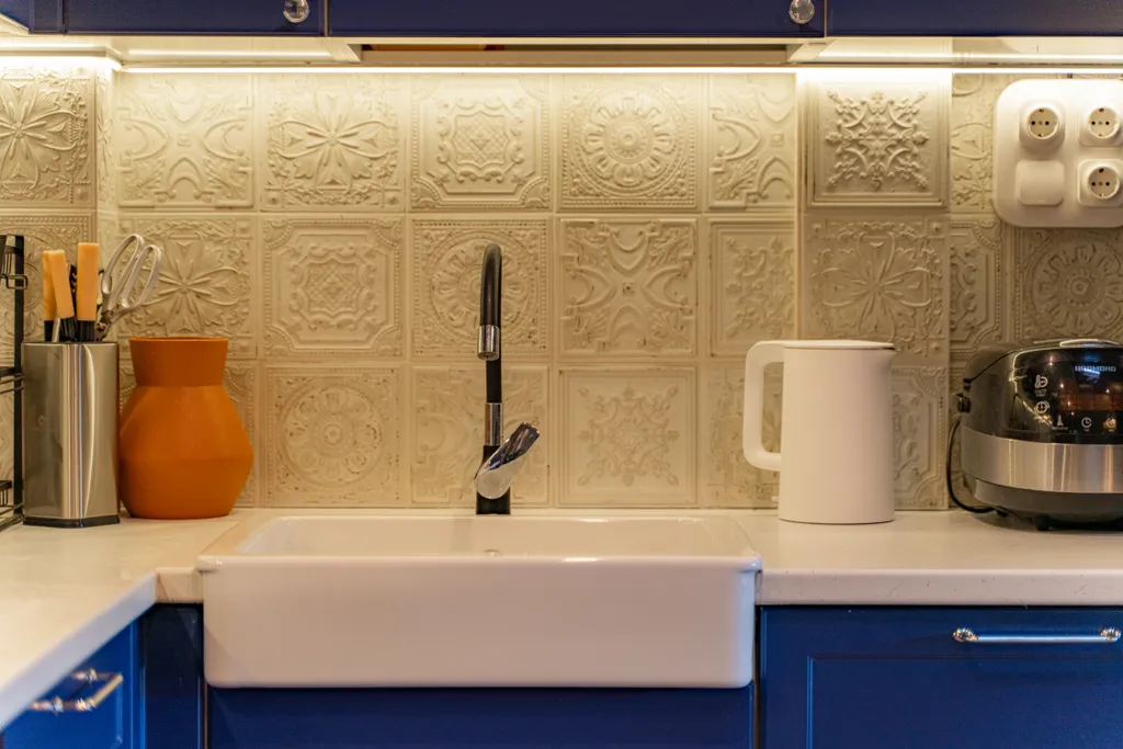 Уютная двухуровневая квартира с камином