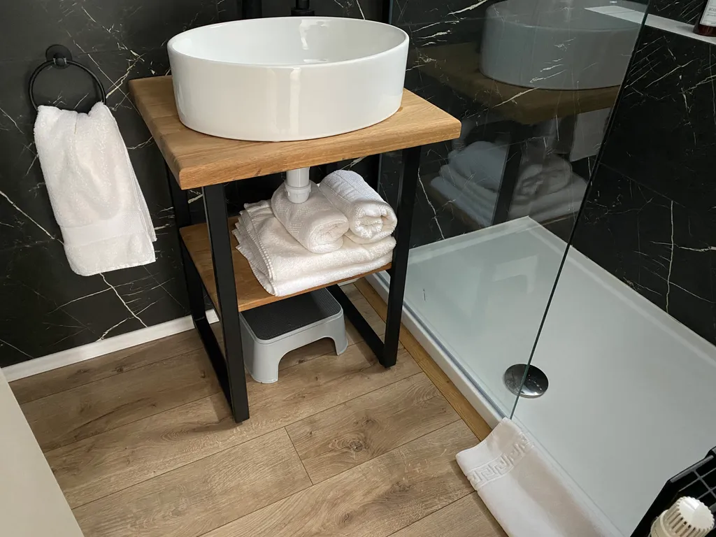 Коттедж Домик Хирви уютный коттедж на отдельном участке с вековыми деревьями — Москва