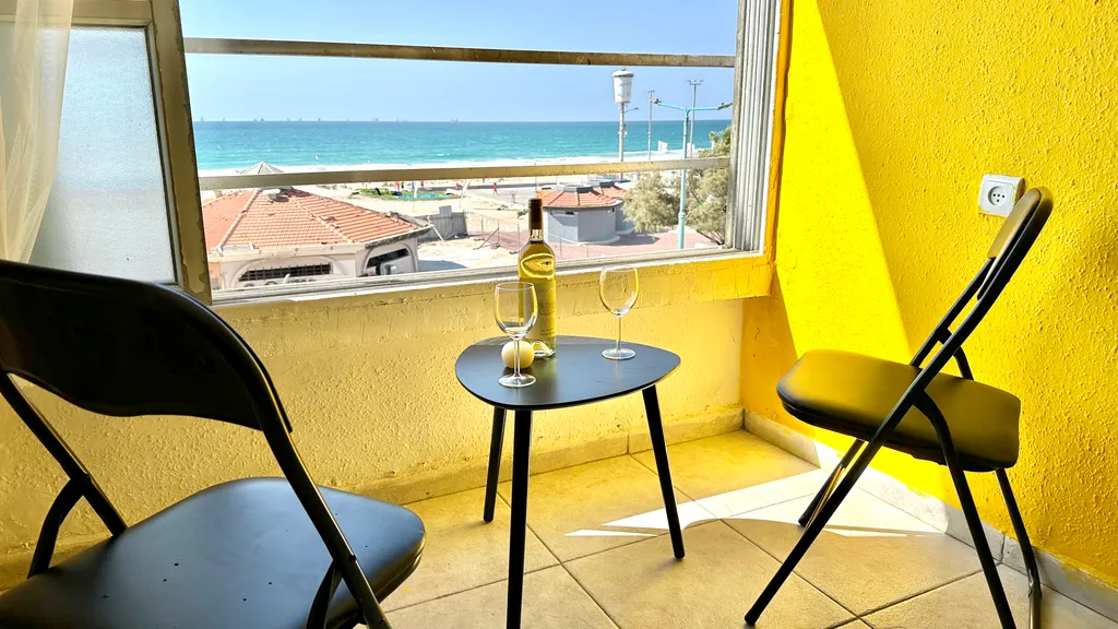 Потрясающие 2-комнатные апартаменты на берегу моря