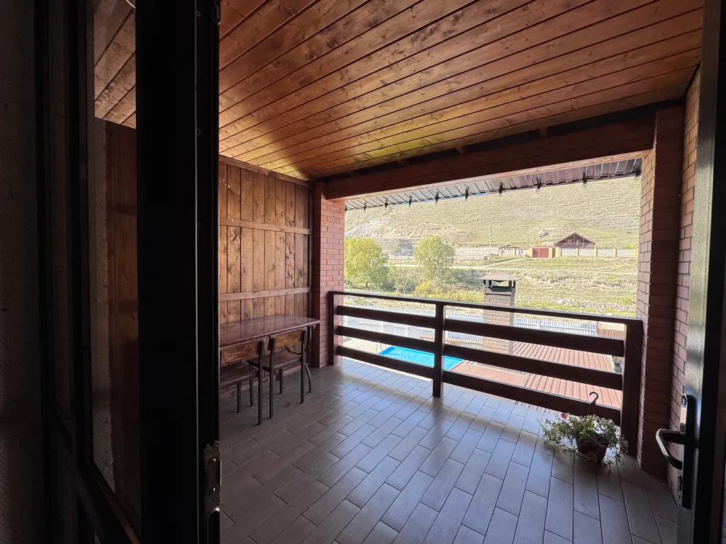 Уютный дом с видом на горы и тёплым бассейм fiagdonrelax