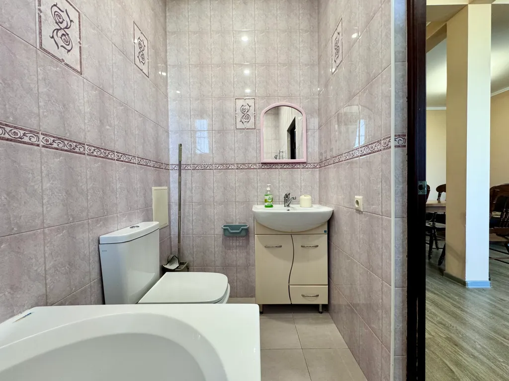 3-этажный дом с садом недалеко от моря