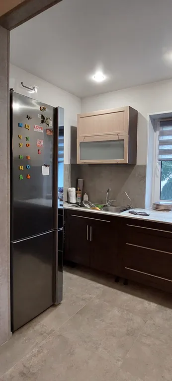 Уютный дом в черте города для комфортного отдыха в лесной местности