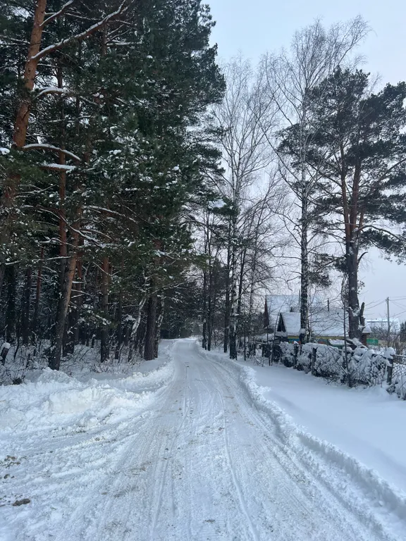 Новый домик на берегу реки с собственным прудом