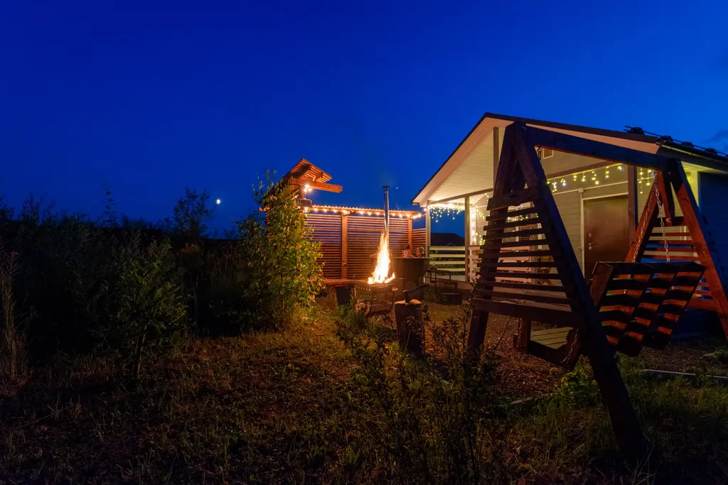 Дом на берегу реки с банным чаном