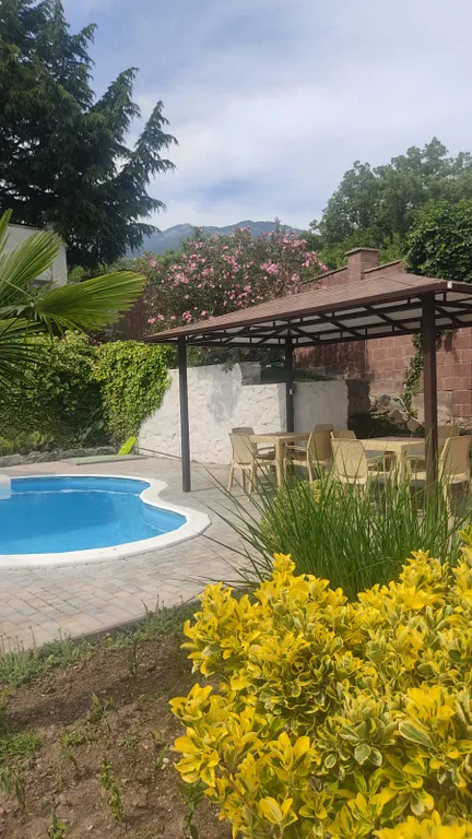 Трёхместная комната с санузлом и видом на море