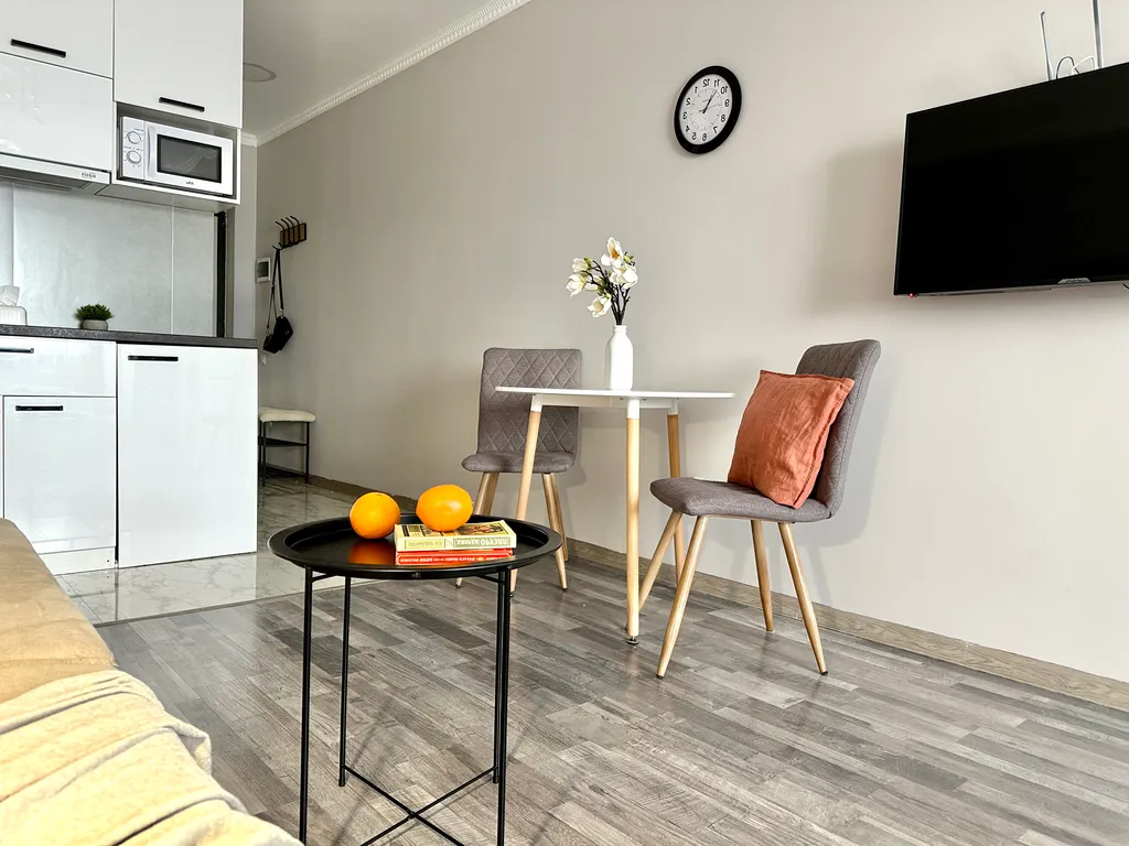 Яркая квартира Терракота в центре города с видом на Коктобе