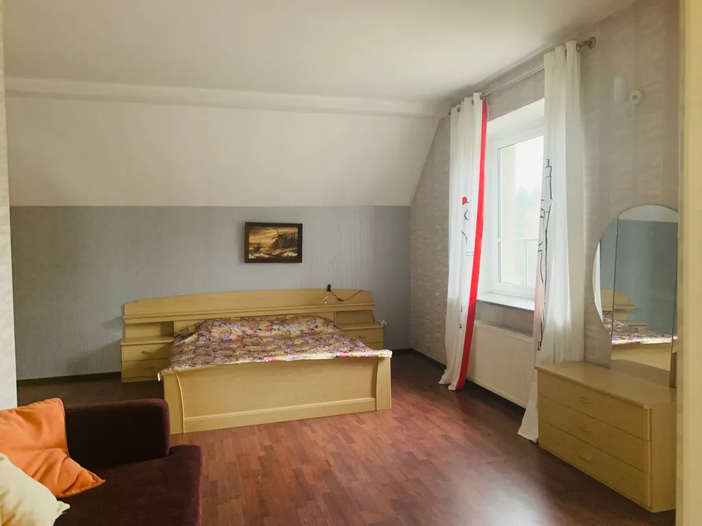 Домик на холме