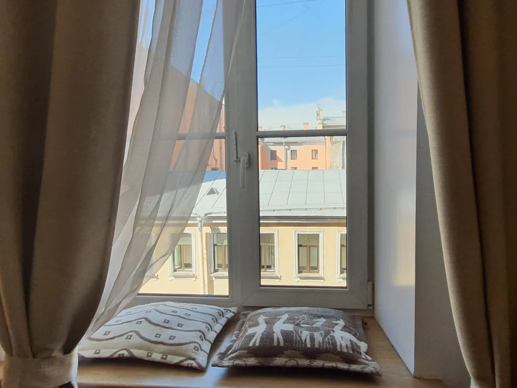 Квартира Квартира в 1 минуте от Невского проспекта, 2 спальни и вид на крыши — Санкт-Петербург