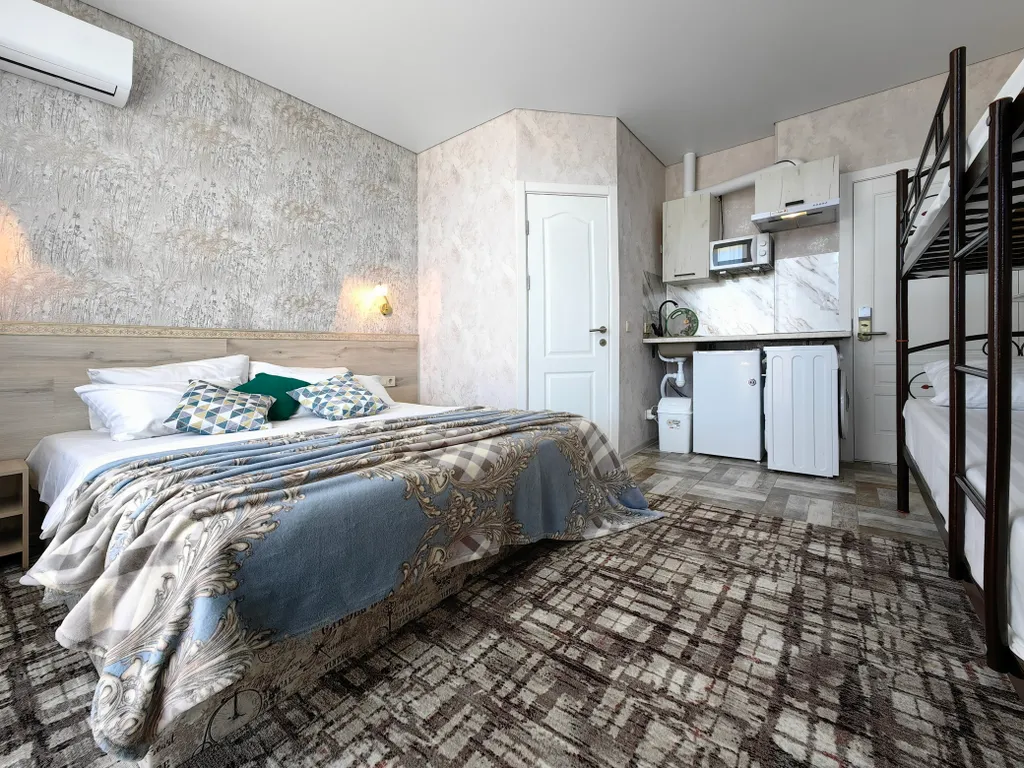 Квартира Квартира Студия с отоплением, кухней, стиралкой, балконом, парковкой, беседкой — Судак