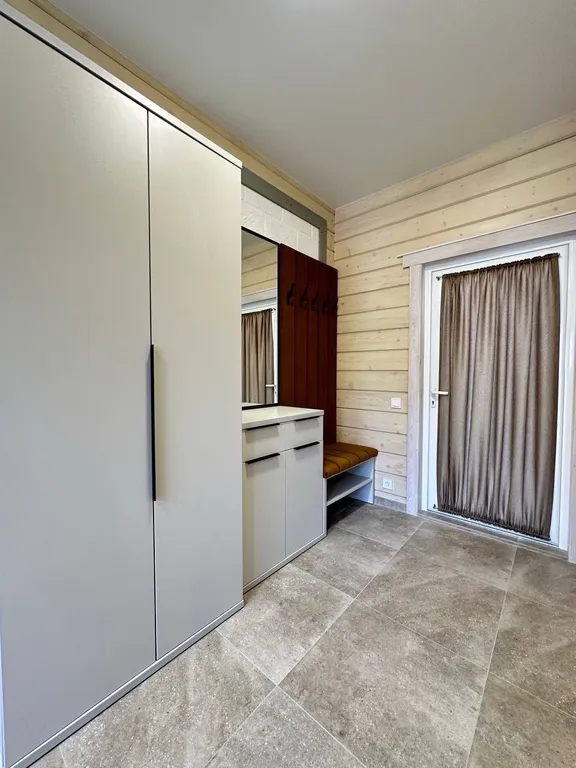 Стильный таунхаус с террасой и теплым бассейном