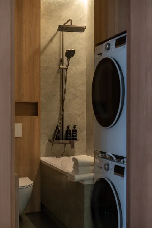 Просторная дизайнерская квартира с видовой терассой на берегу моря