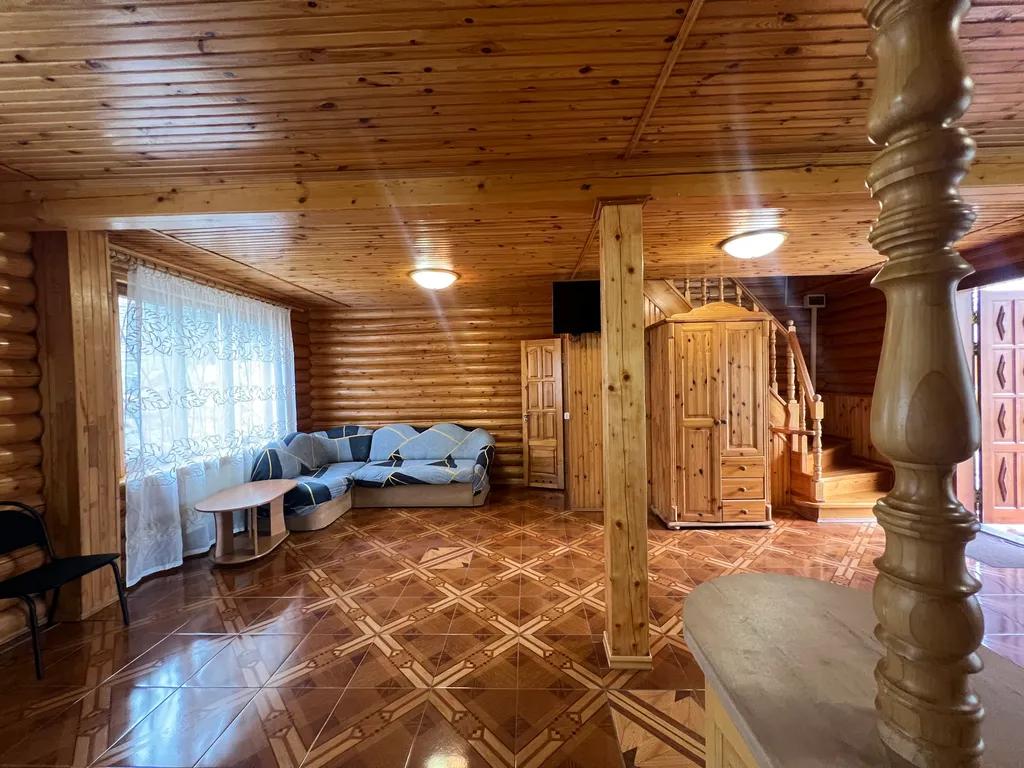 Сруб в Ялте c бассейном и сауной