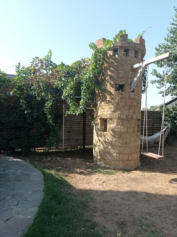 Коттедж Дача на берегу реки в стиле Старый замок — Козет