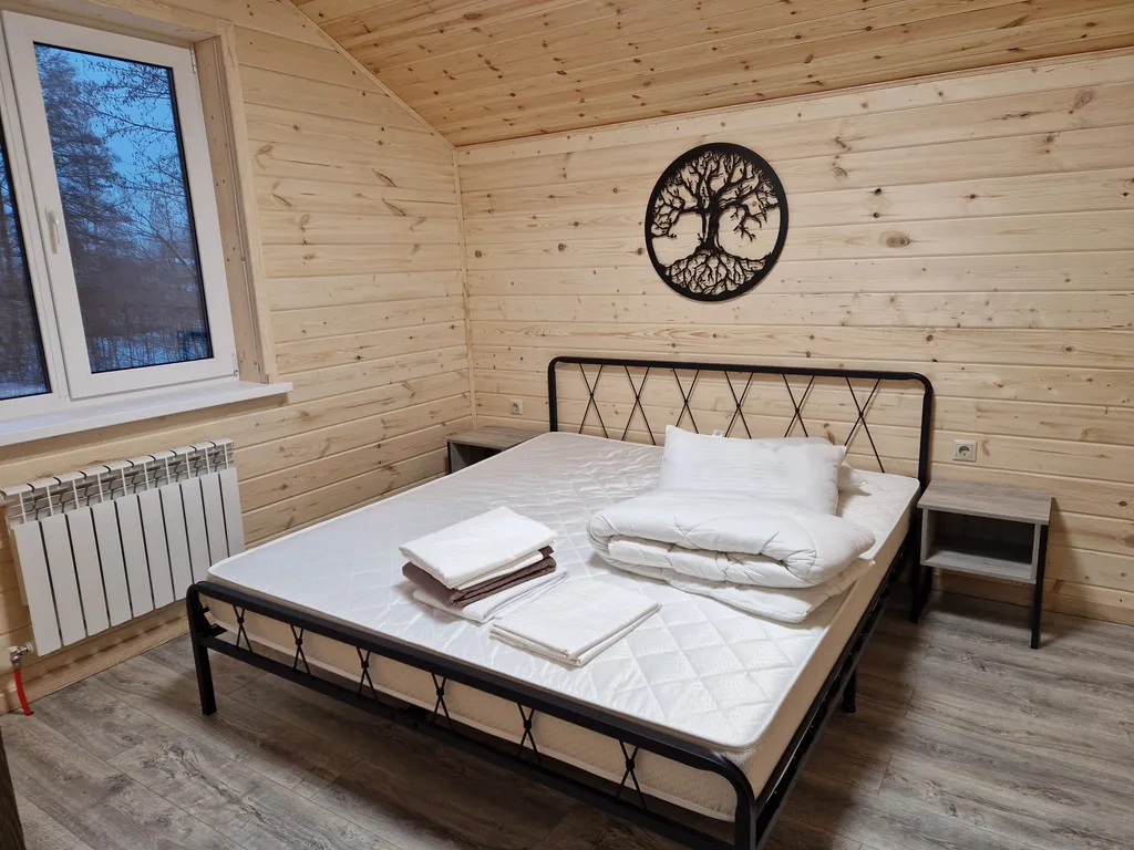 Коттедж с сауной комфорт-класса на реке Яхра