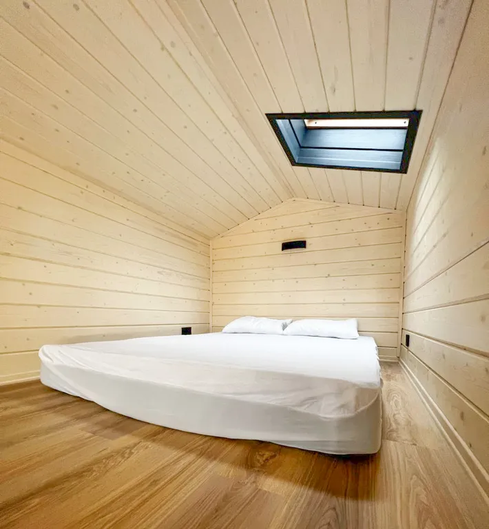 Уютный коттедж БарнХаус с сауной (включена) и сибирским чаном