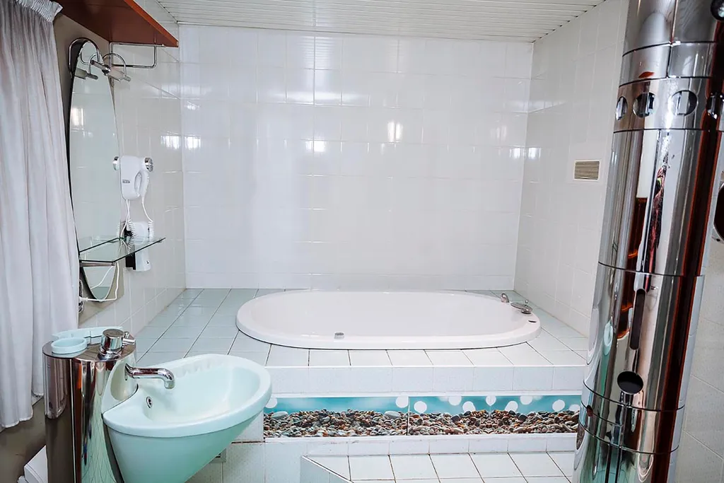 Белоснежная веранда и усадьба