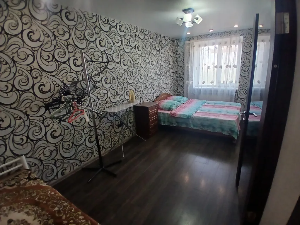 Двухкомнатная квартира в самом центре Кабардинки с большим балконом