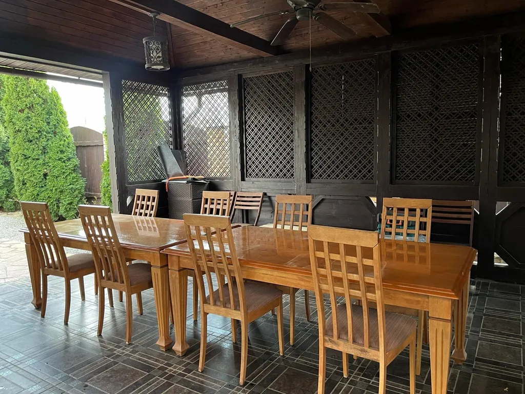 Дом с бассейном