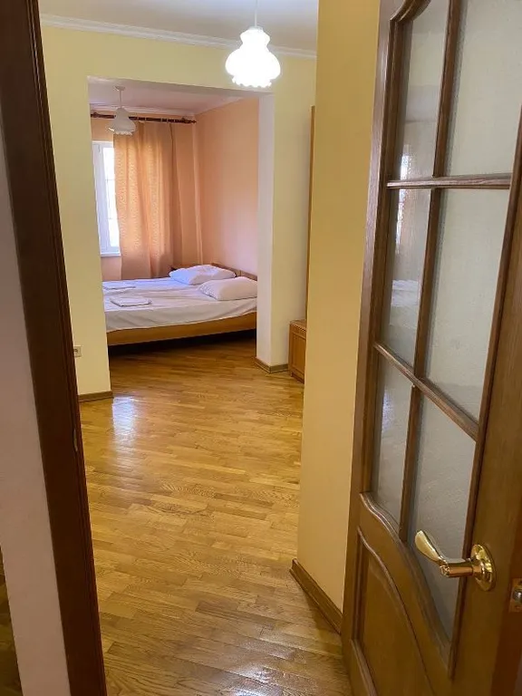 4-комнатная квартира в центре Пицунды