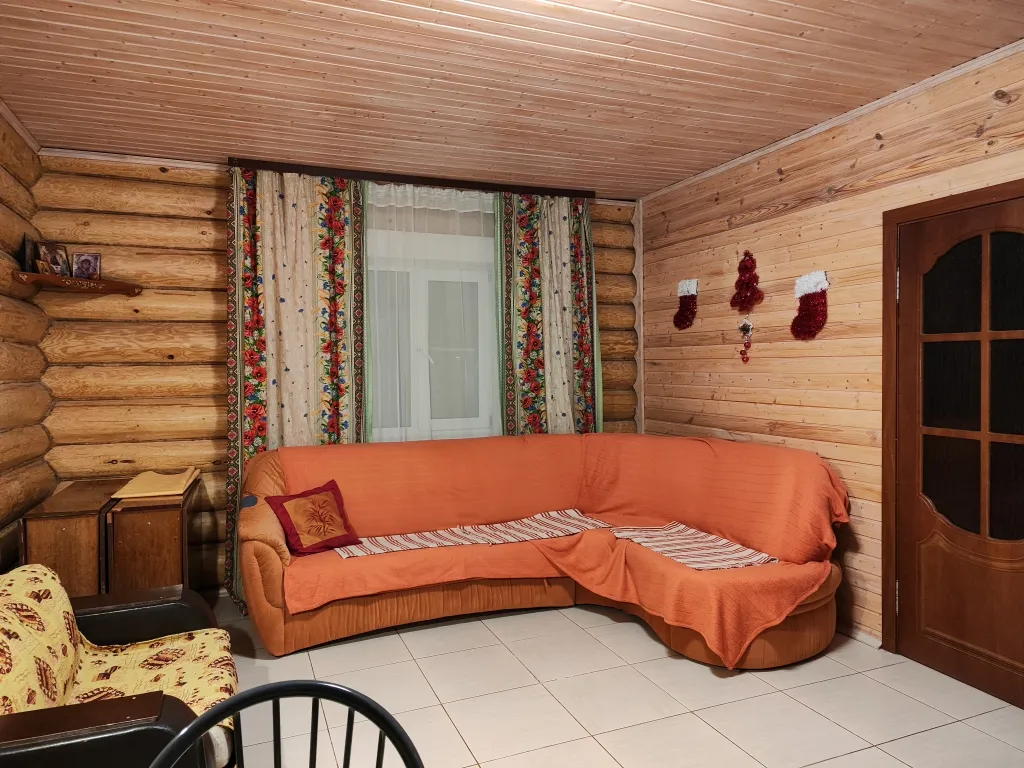 Теплый дом в русской деревне