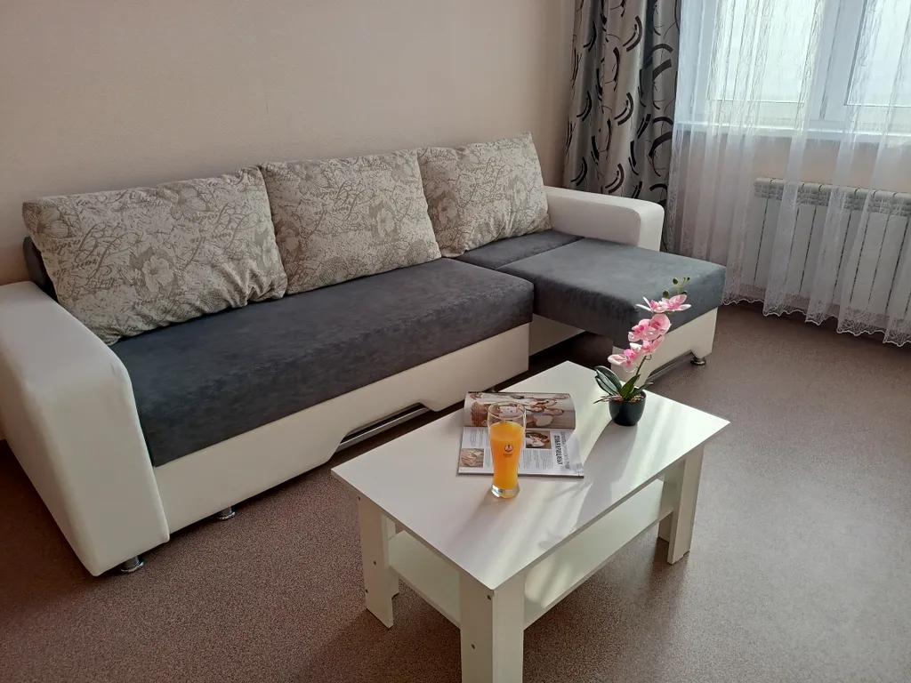 Уютная 2-комнатная квартира возле ТЦ Аура